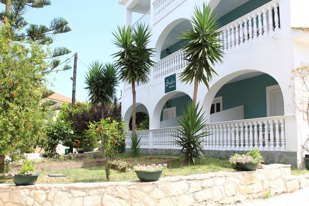 Smile'S Studios Planos Exterior foto